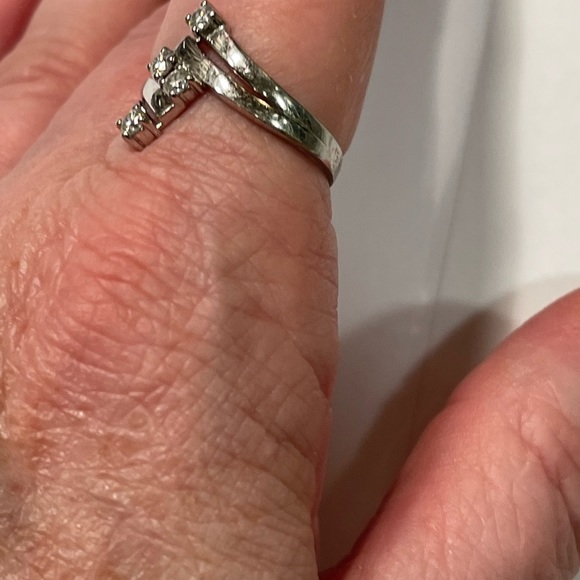 1.2ct  MOISSANITE RING!! 925 White Gold over Sterling that’s Gorgeous on finger! - Picture 8 of 10